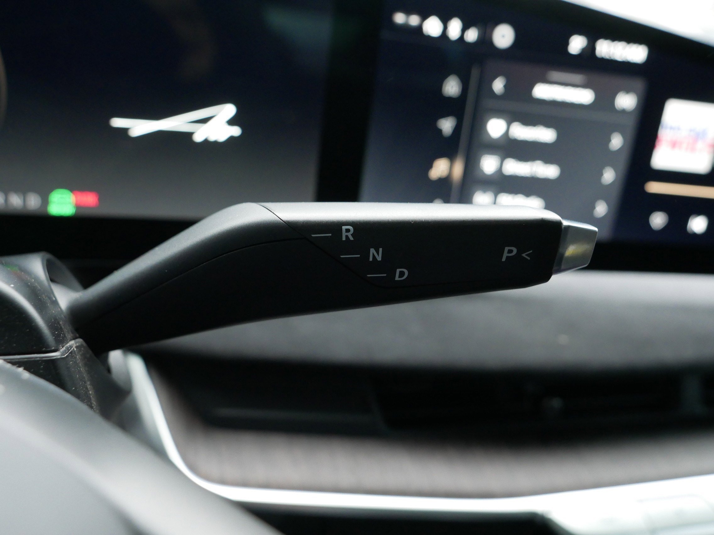 Used 2022 Lucid Air Grand Touring image 24