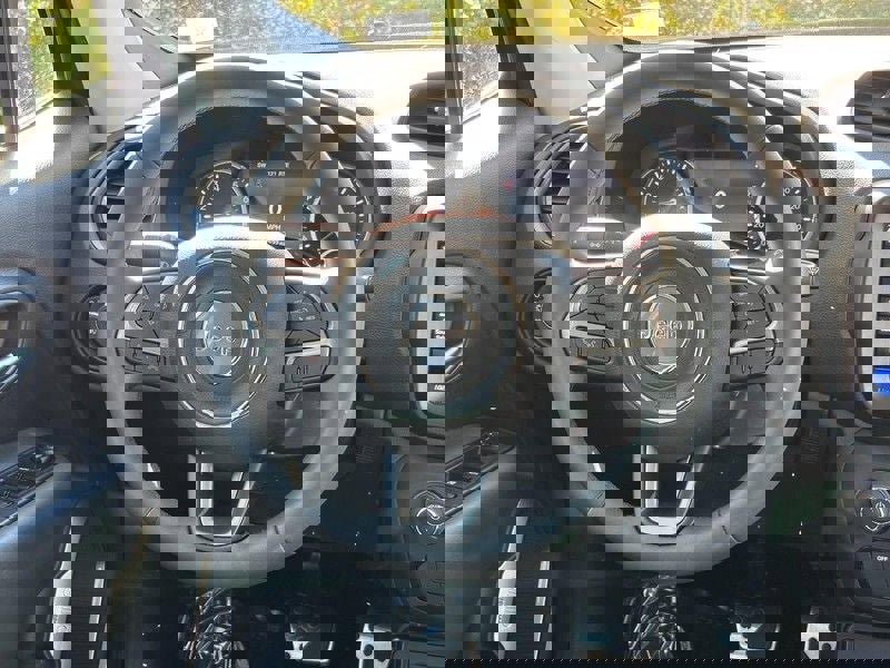 Used 2022 Jeep Renegade Latitude image 12