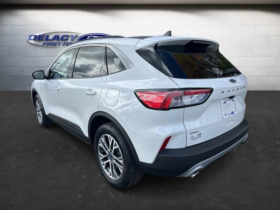 Used 2022 Ford Escape SEL image 3