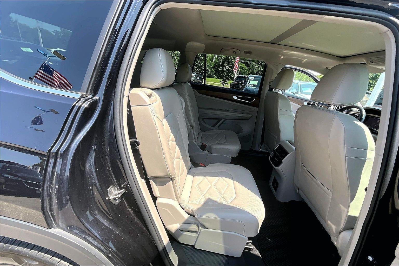 Used 2024 Volkswagen Atlas SE AWD/4WD image 18