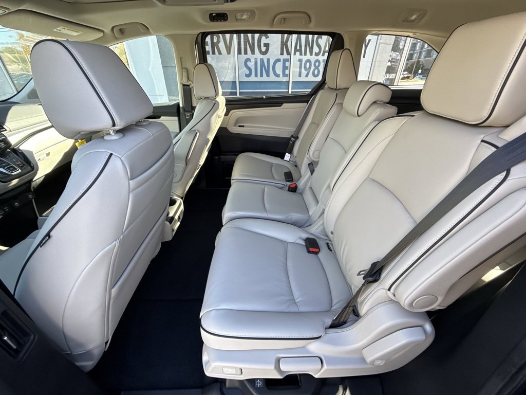 New 2026 Honda Odyssey Touring image 28