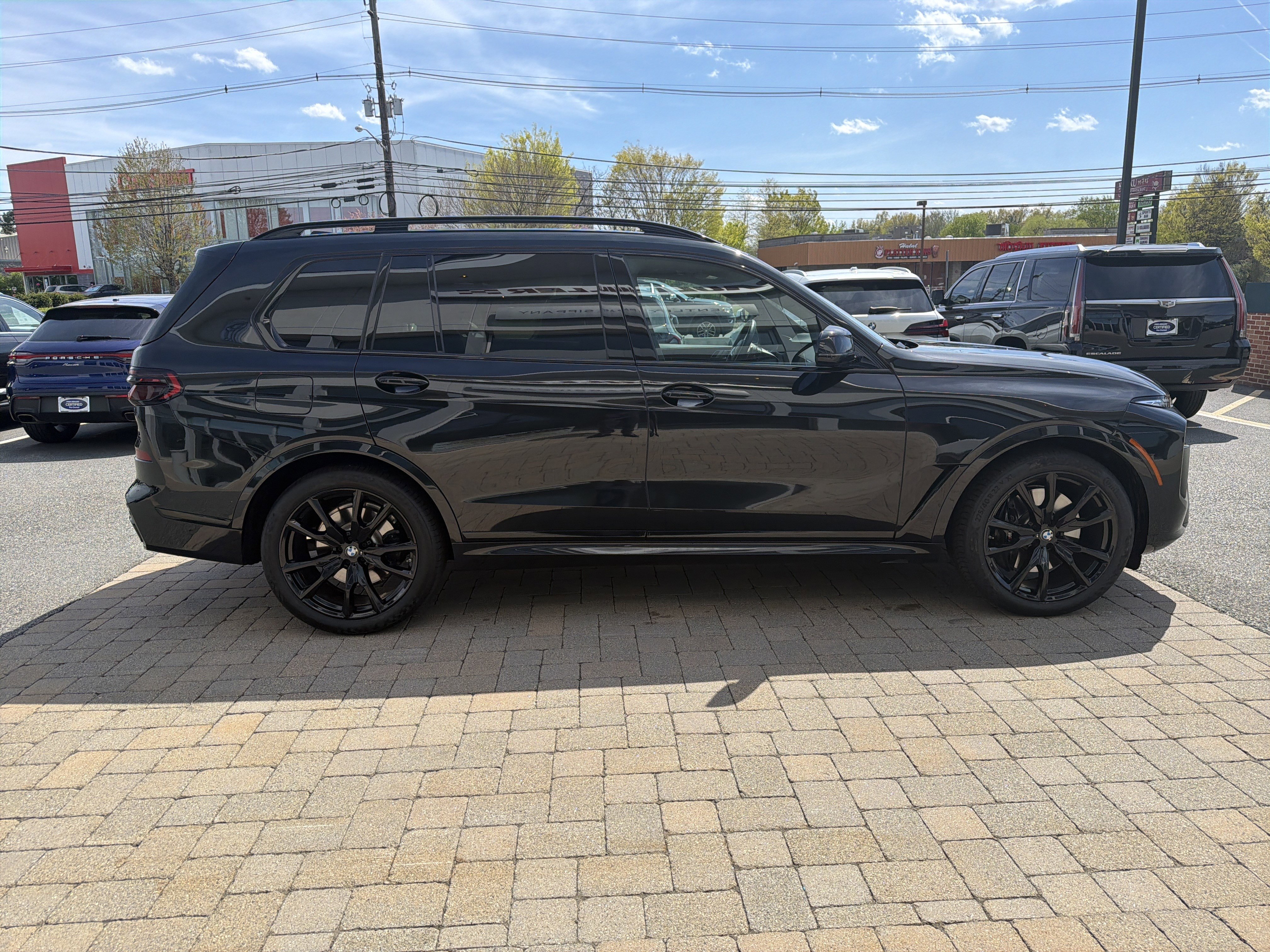 Used 2025 BMW X7 xDrive40i w/ Executive Package image 16