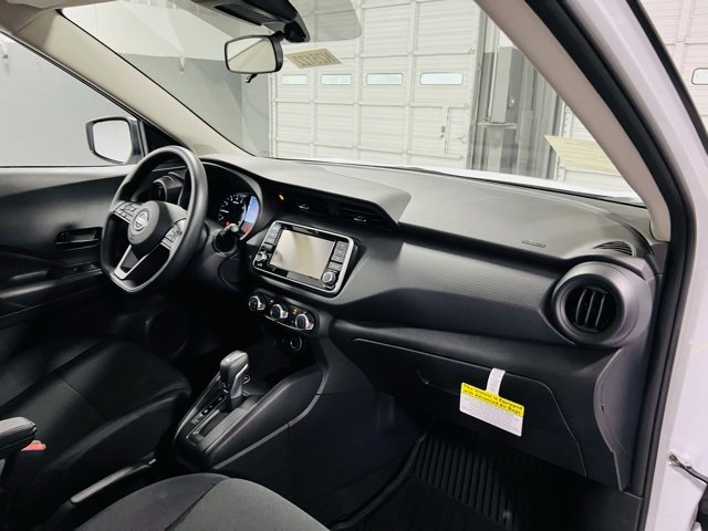 New 2025 Nissan Kicks Play S image 28