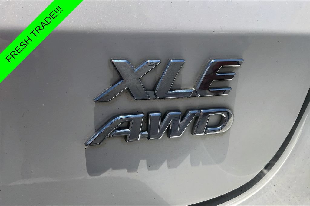 Used 2020 Toyota Sienna XLE Premium AWD/4WD image 23