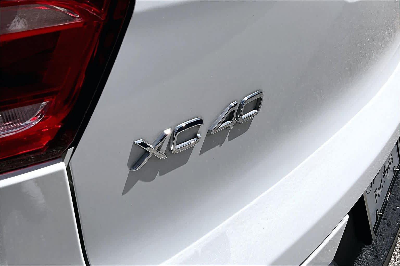 Used 2019 Volvo XC40 AWD T5 image 30