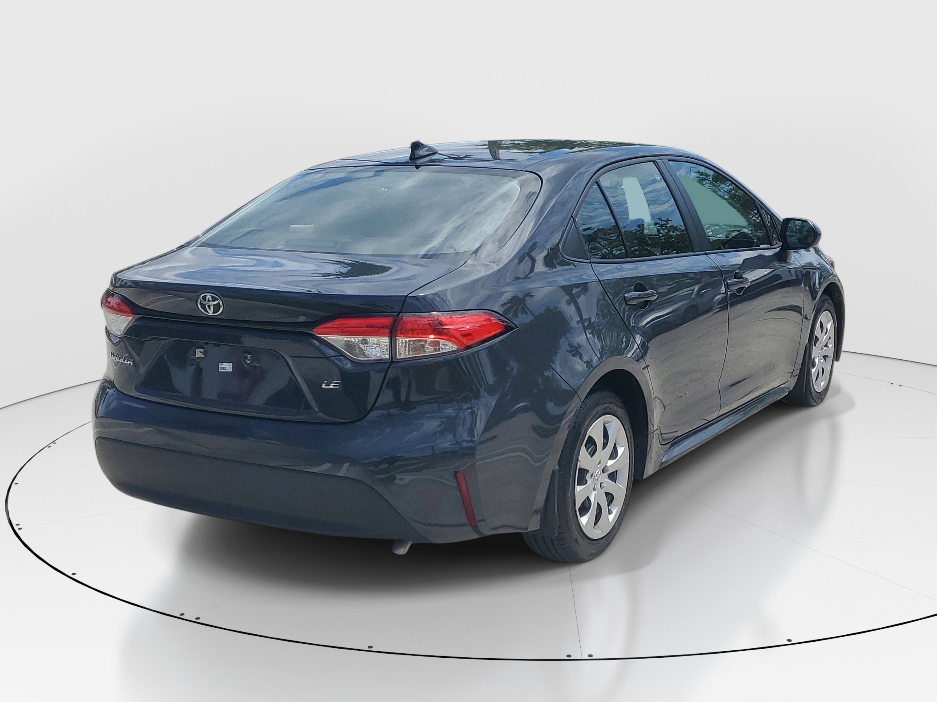 Certified 2025 Toyota Corolla LE FWD image 3