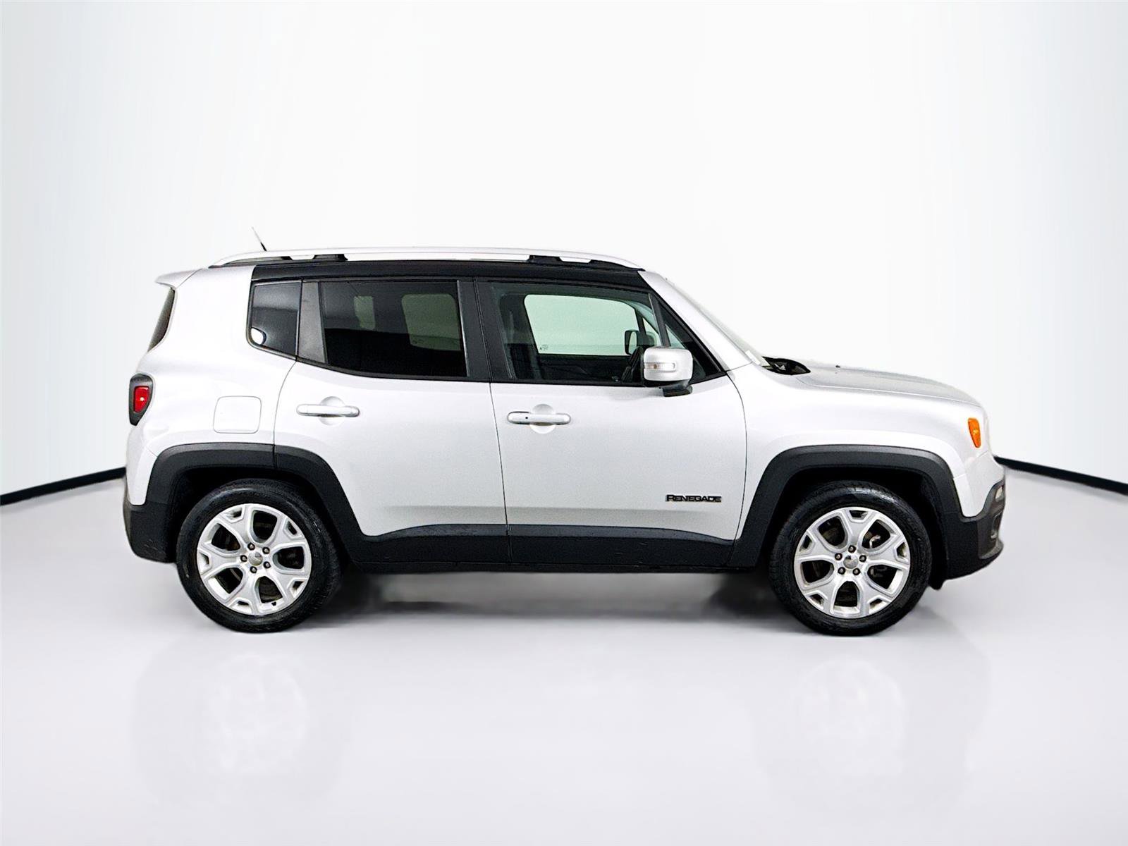 Used 2017 Jeep Renegade Limited FWD image 30