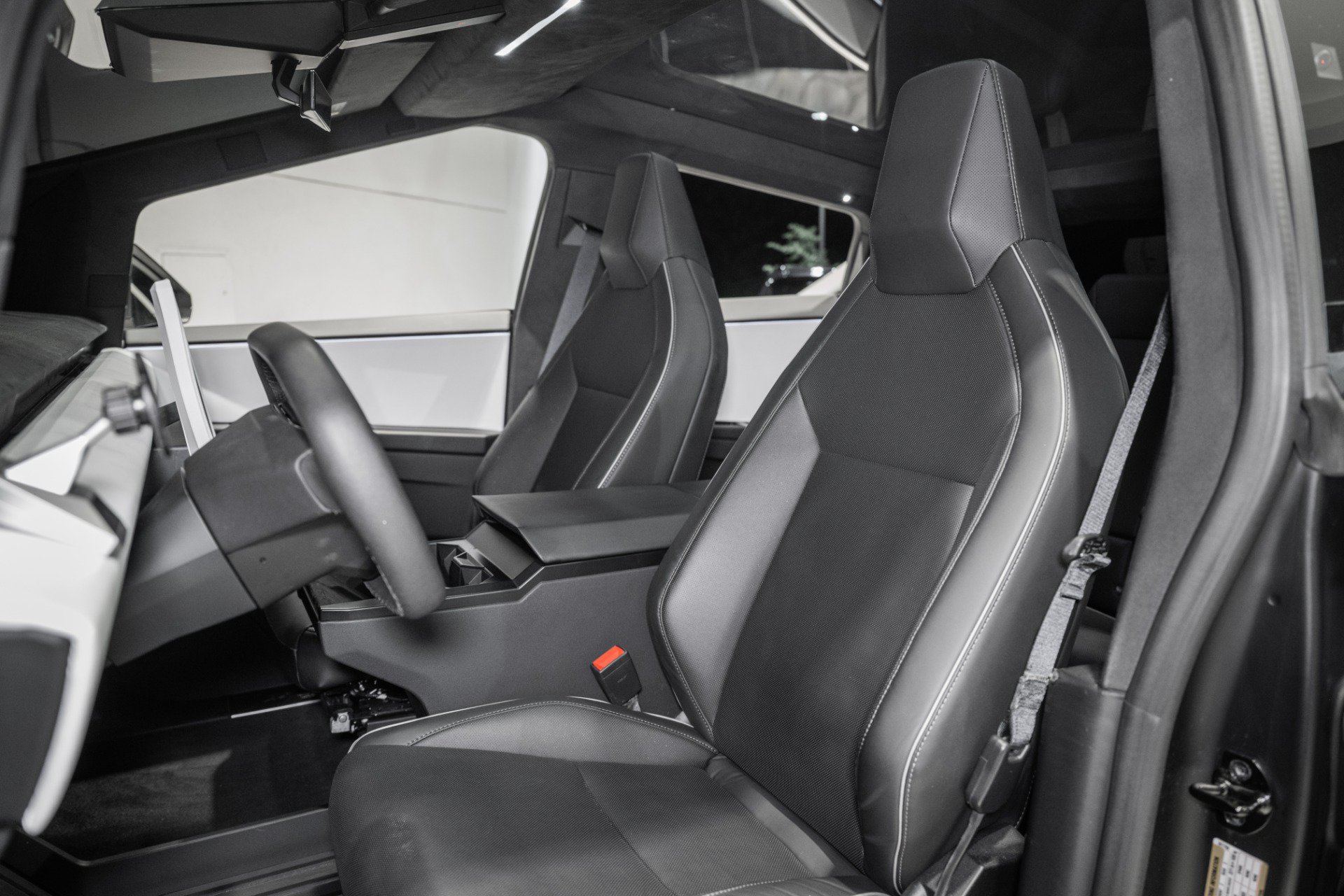 Used 2024 Tesla Cybertruck Cyberbeast AWD/4WD image 16