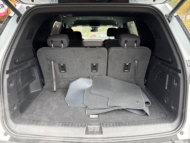 Used 2025 Chevrolet Traverse LT image 10