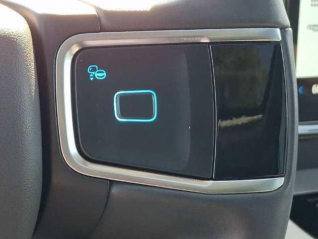 Certified 2025 Ford Expedition Active AWD/4WD image 26