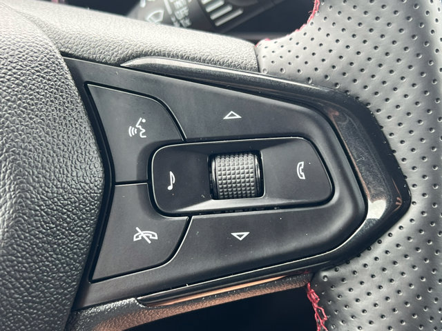 Used 2024 Chevrolet Trax RS w/ Sunroof Package FWD image 19