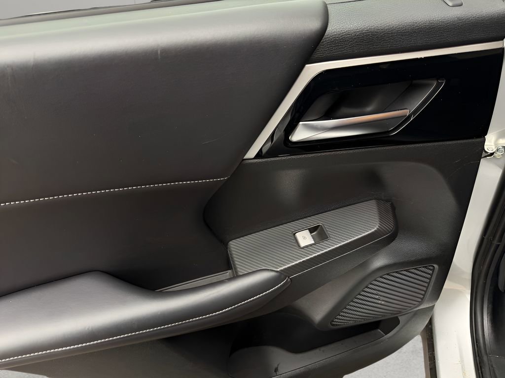 Used 2024 Mitsubishi Outlander SE image 22
