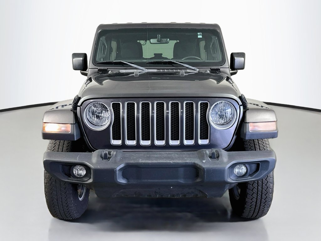Used 2018 Jeep Wrangler Unlimited Sahara AWD/4WD image 2