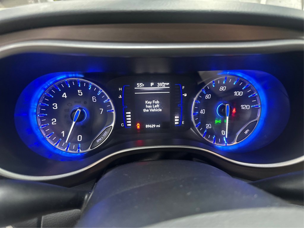 Used 2021 Chrysler Voyager Lxi image 24