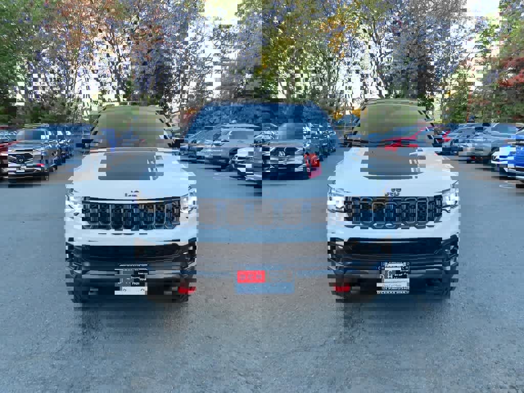 Used 2024 Jeep Compass Trailhawk image 6