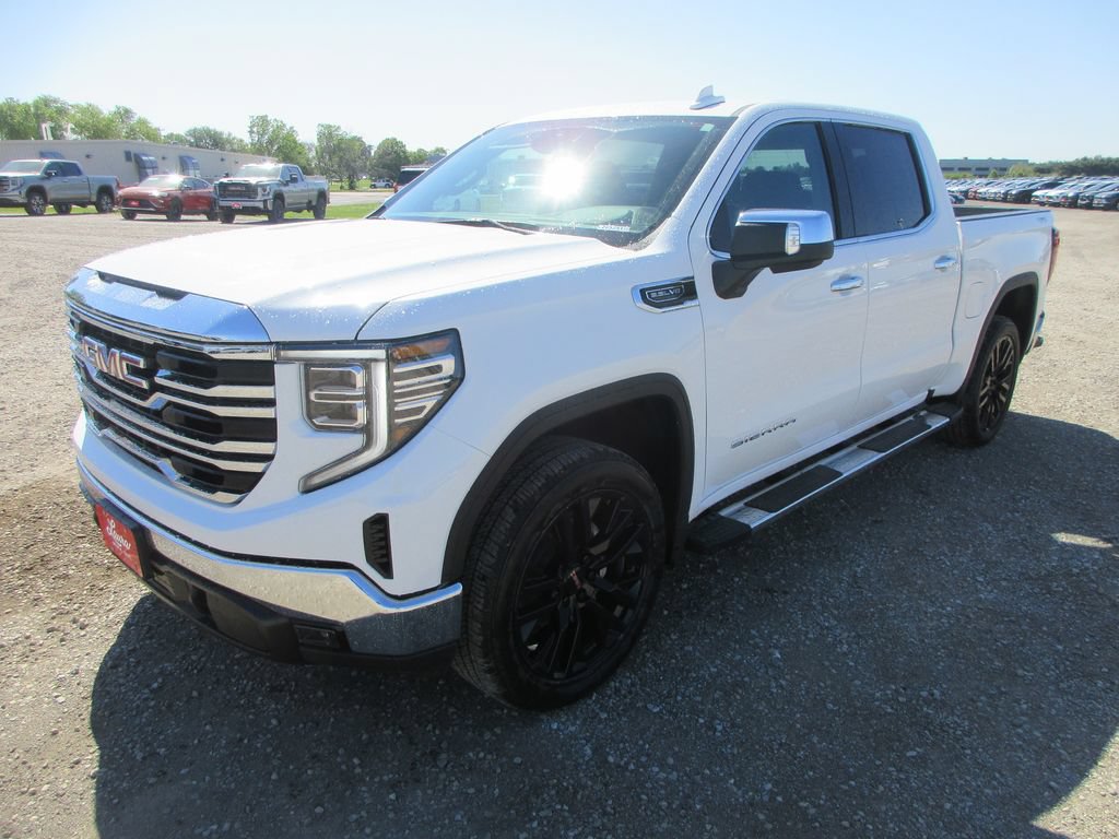 New 2026 GMC Sierra 1500 SLT w/ SLT Premium Package AWD/4WD image 11