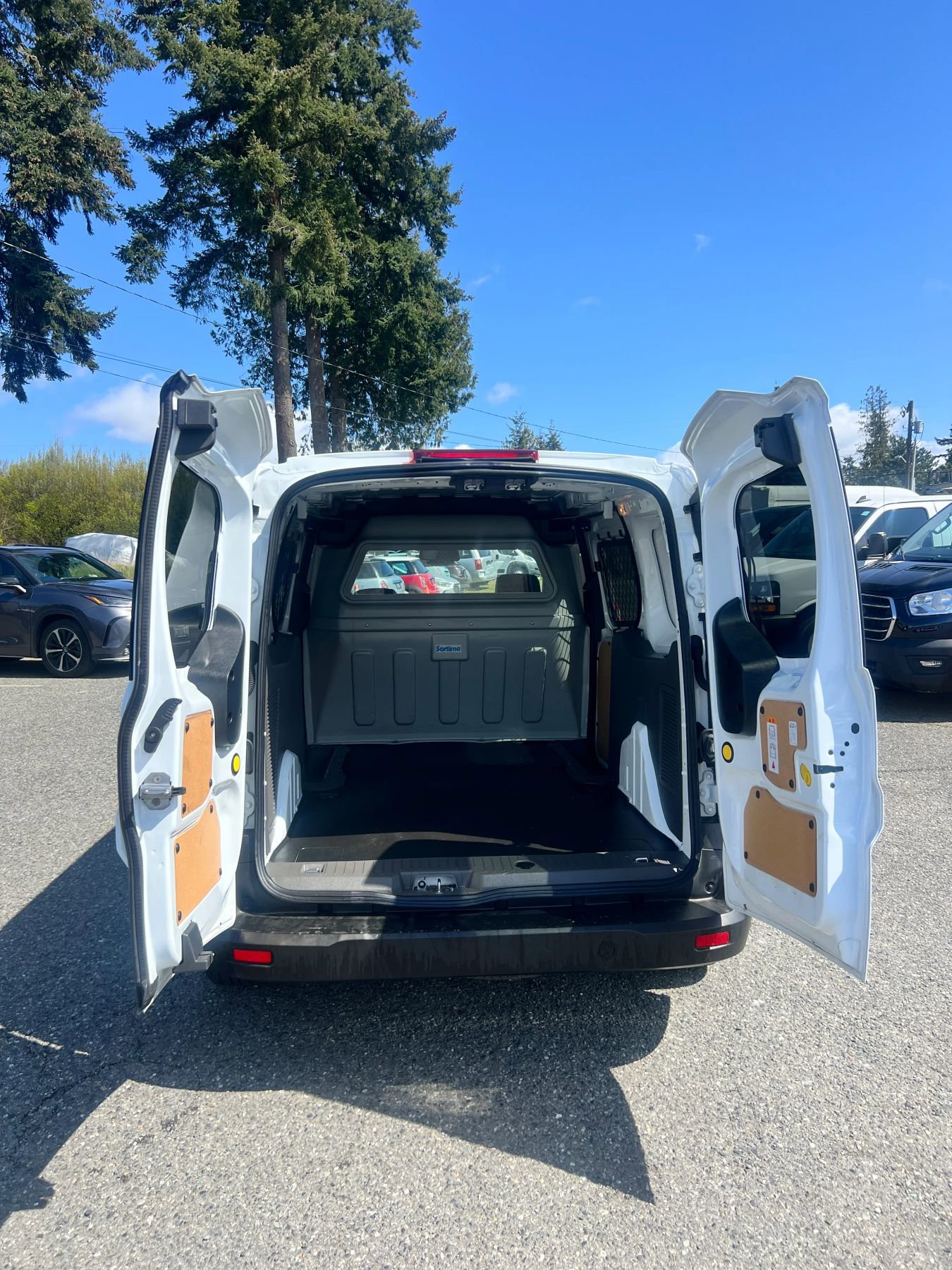 Used 2020 Ford Transit Connect XL image 17