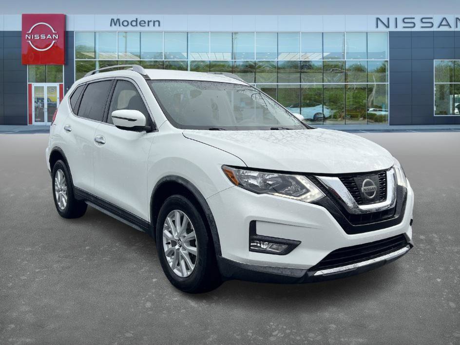 Used 2017 Nissan Rogue SV image 3