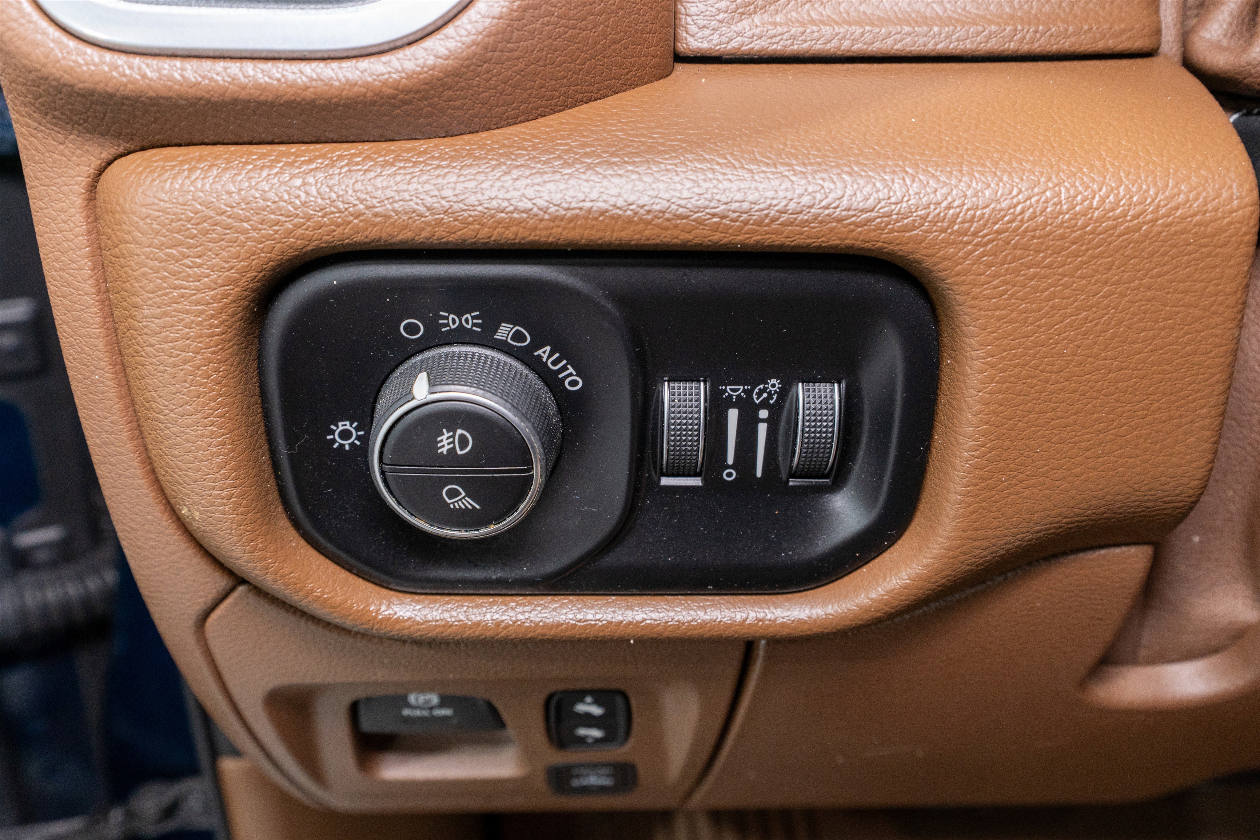 Used 2020 RAM 1500 Laramie image 32