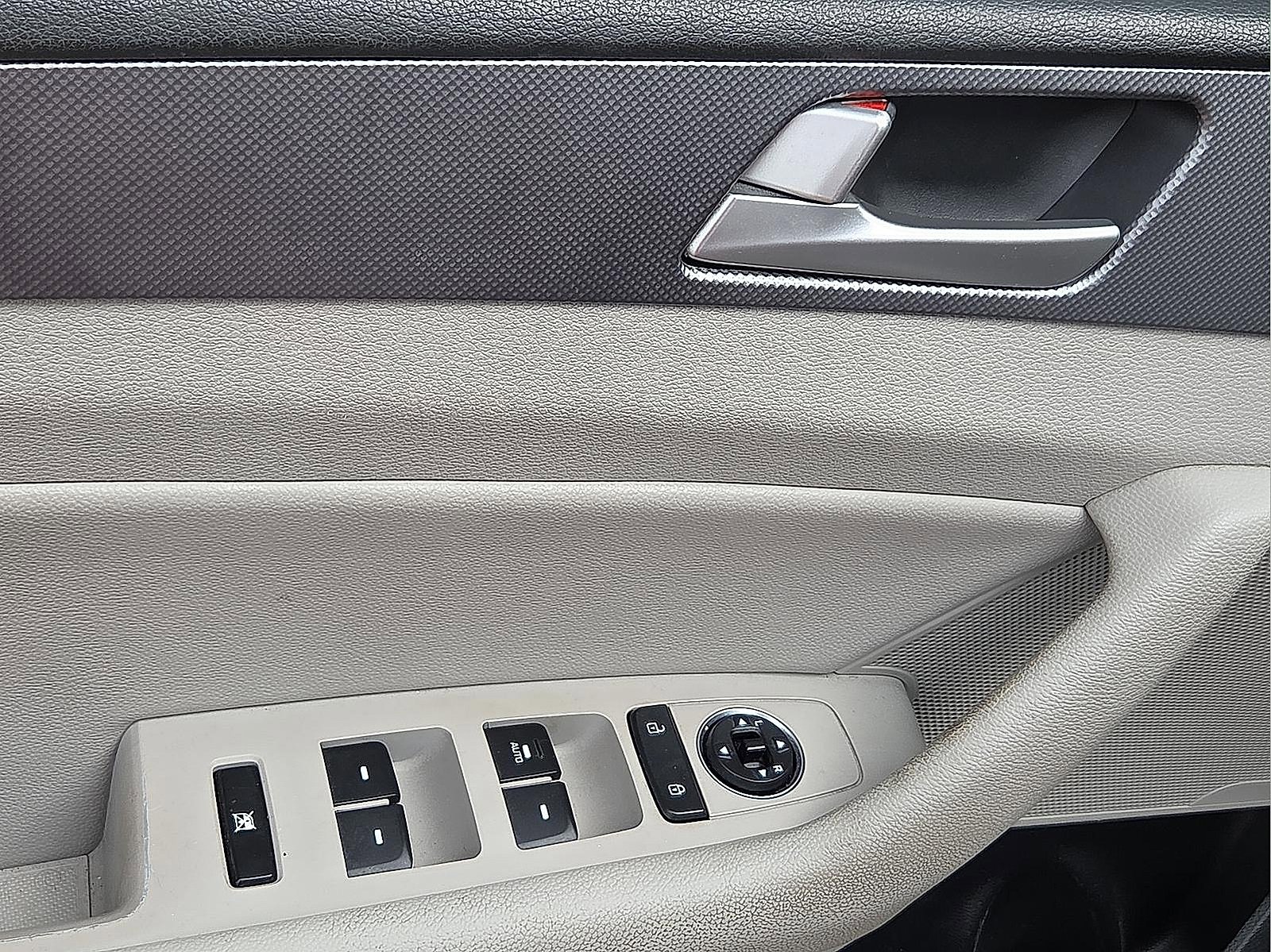 Used 2016 Hyundai Sonata SE image 13