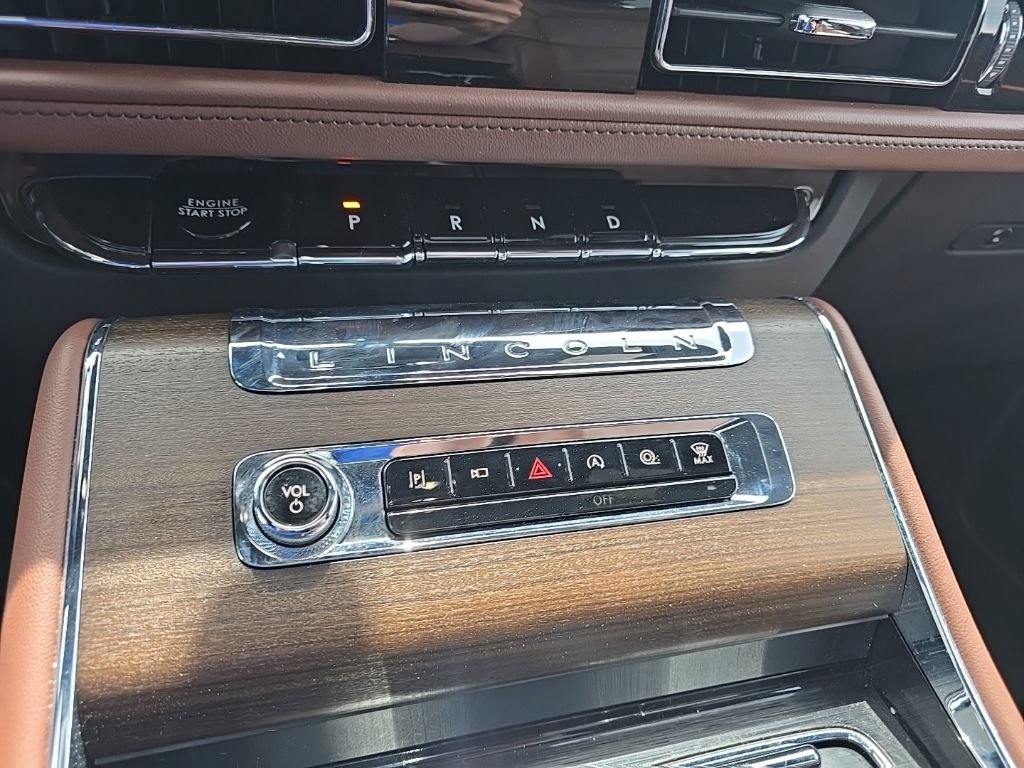 Used 2025 Lincoln Aviator Reserve w/ Luxury Package AWD/4WD image 31