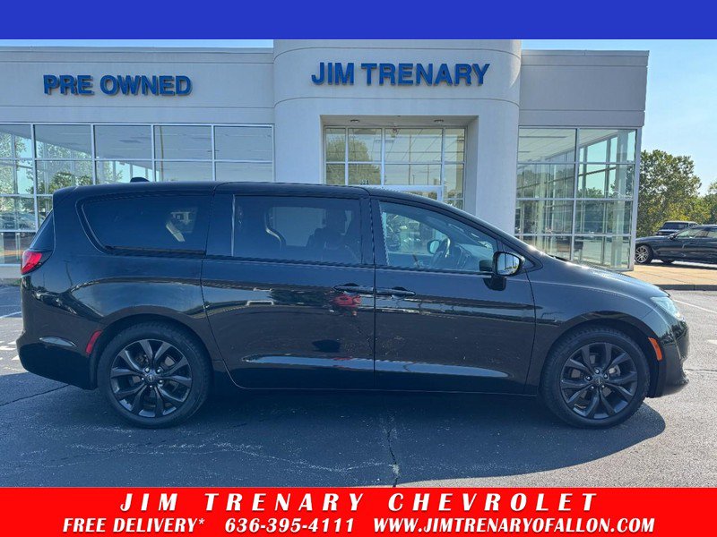 Used 2019 Chrysler Pacifica Touring Plus w/ Advanced Safetytec Group FWD image 1