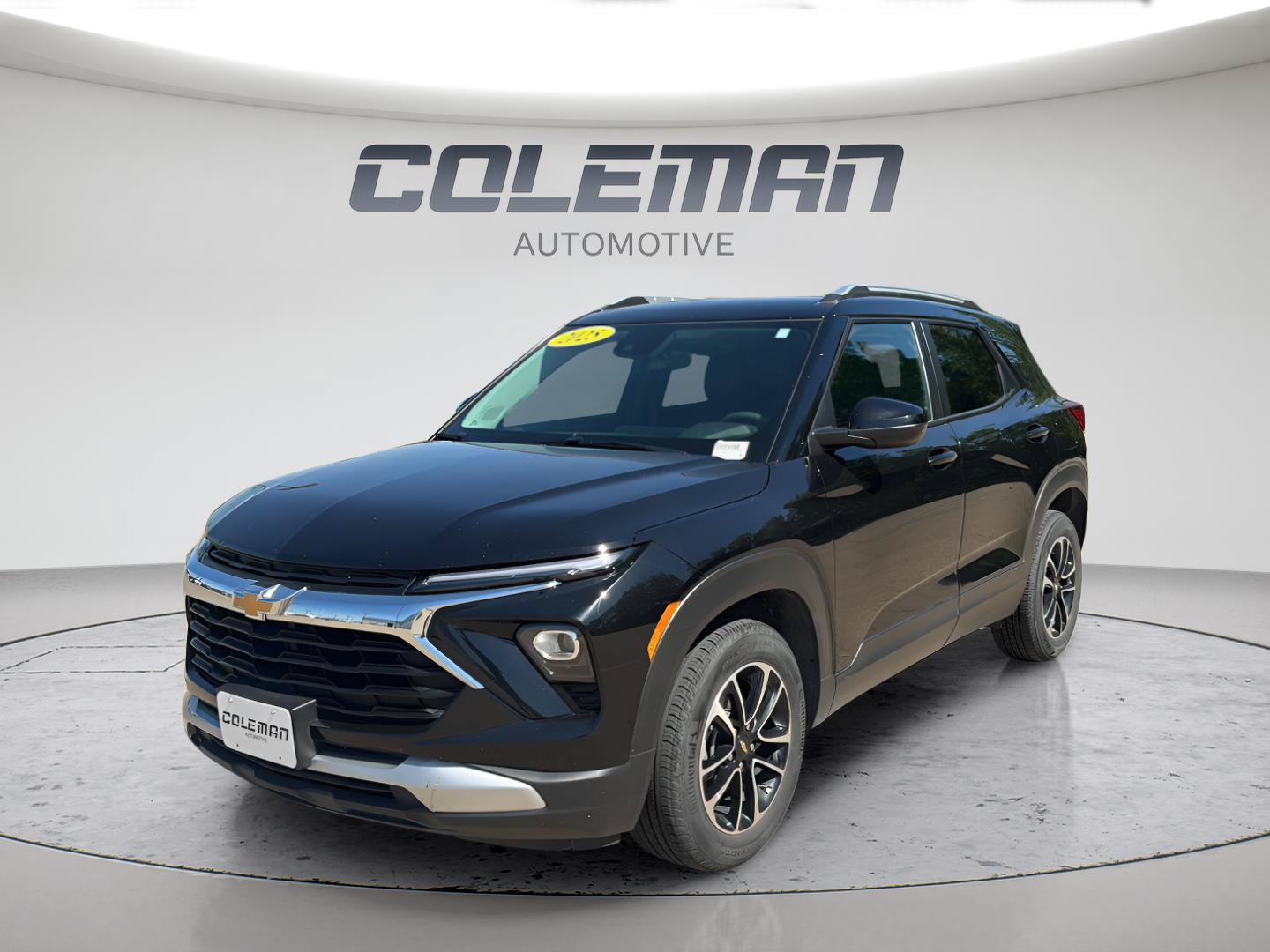 Used 2025 Chevrolet TrailBlazer LT AWD/4WD image 1