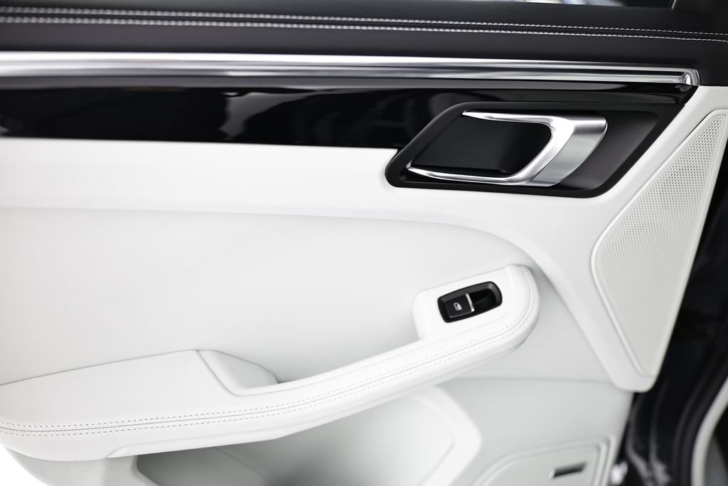 New 2026 Porsche Macan AWD/4WD image 26