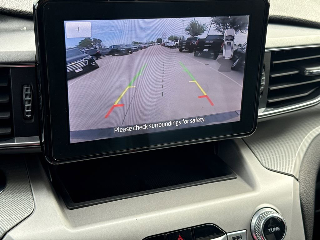 Used 2022 Ford Explorer XLT w/ Equipment Group 202A image 26