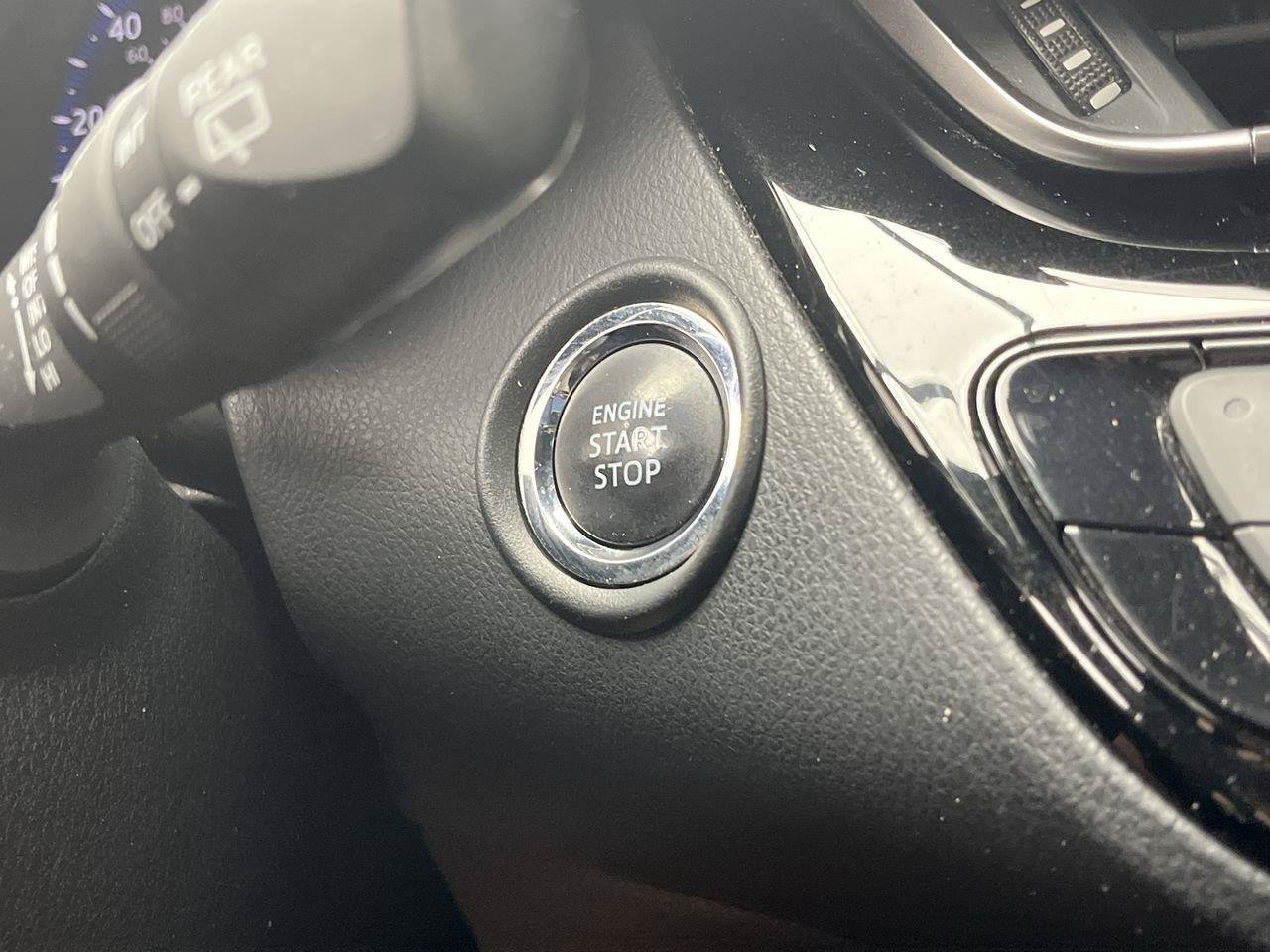 Used 2019 Toyota C-HR XLE FWD image 19