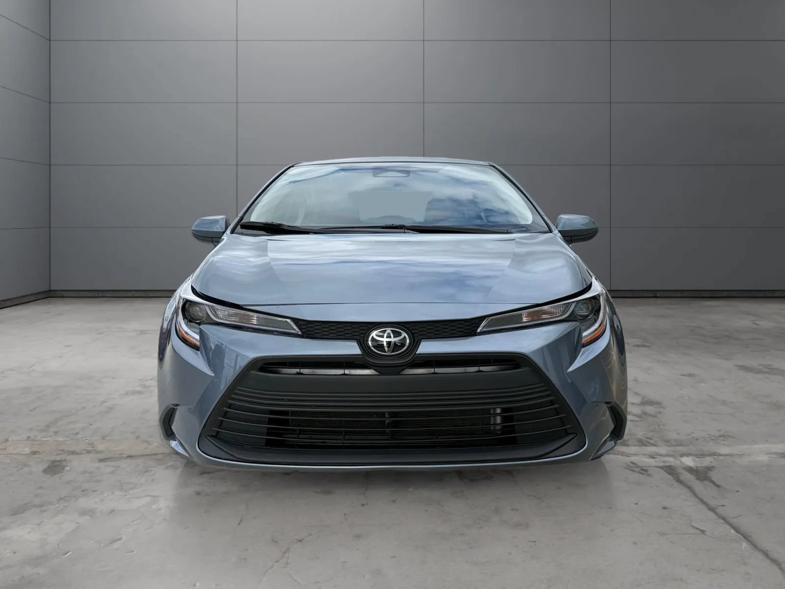 Used 2026 Toyota Corolla LE FWD image 2