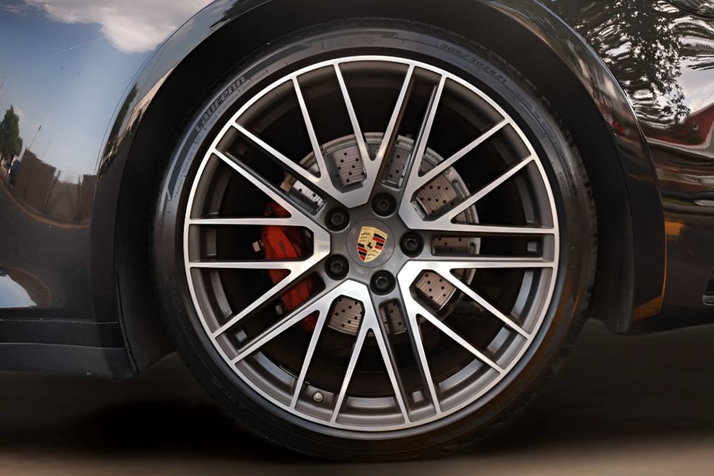 Used 2021 Porsche 911 Carrera RWD image 55