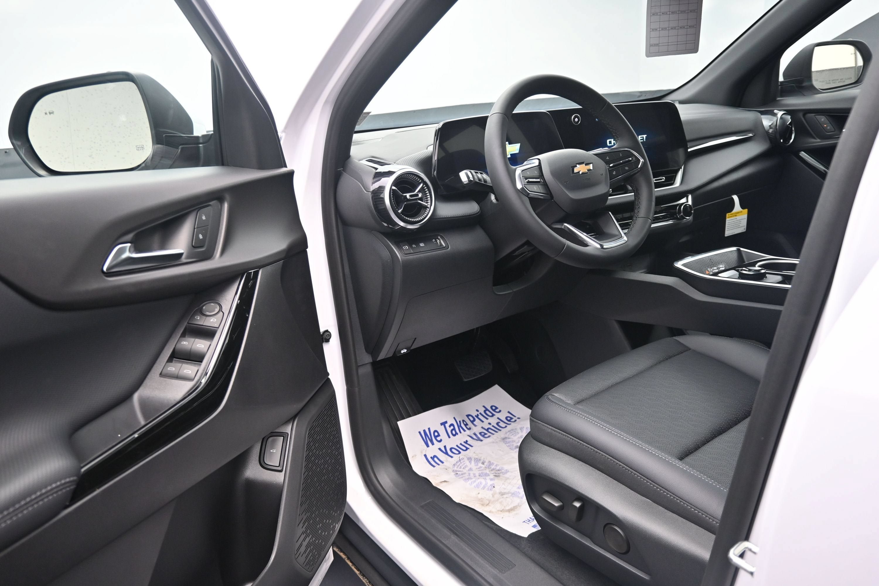 New 2027 Chevrolet Equinox LT w/ Convenience Package II FWD image 10