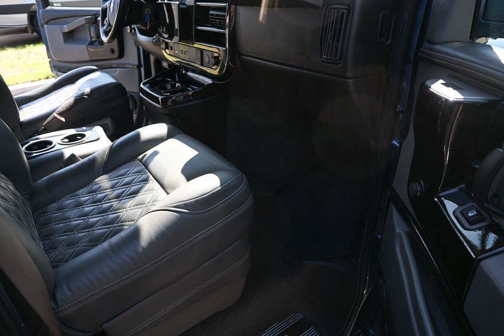 Used 2023 Chevrolet Express 2500 Extended RWD image 19