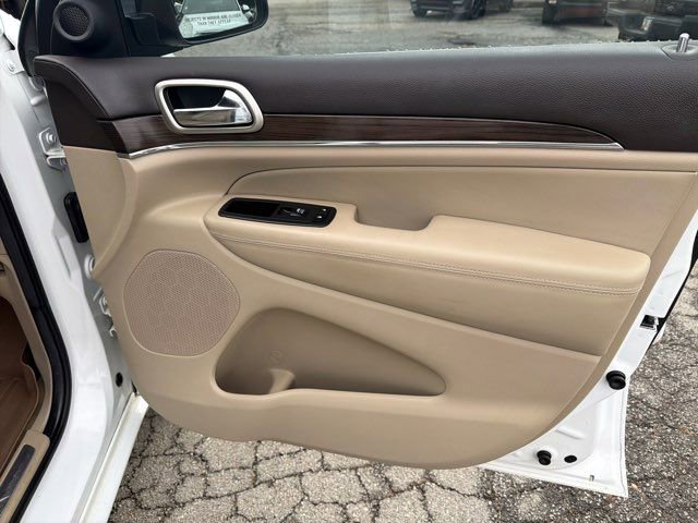 Used 2014 Jeep Grand Cherokee Overland AWD/4WD image 17