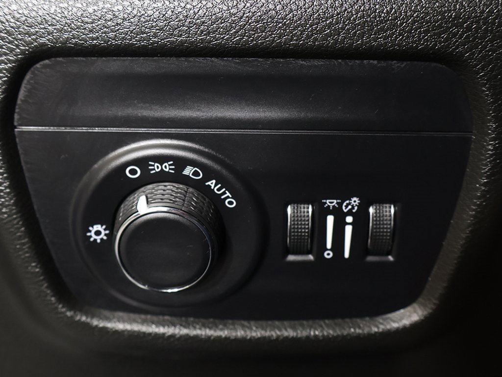 Used 2024 Jeep Grand Cherokee Altitude image 37