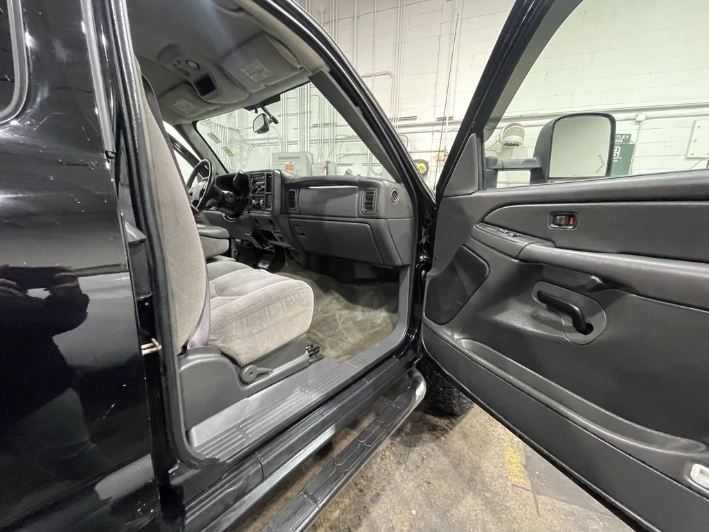 Used 2007 Chevrolet Silverado 2500 LT w/ Heavy-Duty Power Package image 14