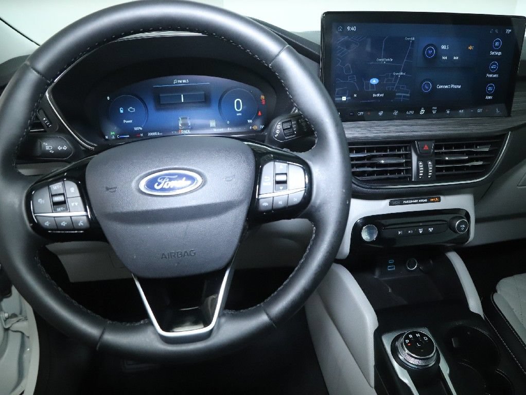 Used 2023 Ford Escape Platinum w/ Premium Technology Package AWD/4WD image 30