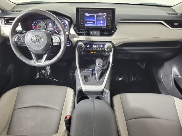 Used 2021 Toyota RAV4 XLE Premium FWD image 16