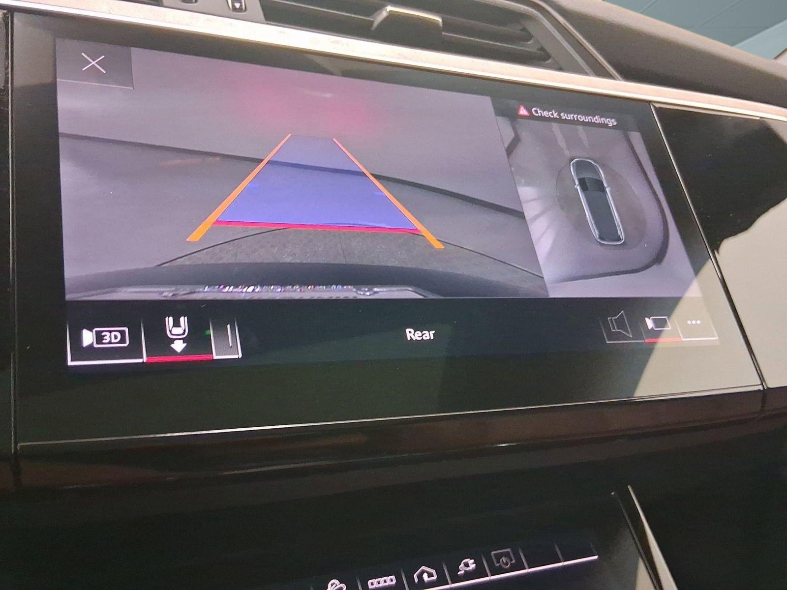 Used 2022 Audi e-tron Premium Plus w/ Premium Plus Package image 22