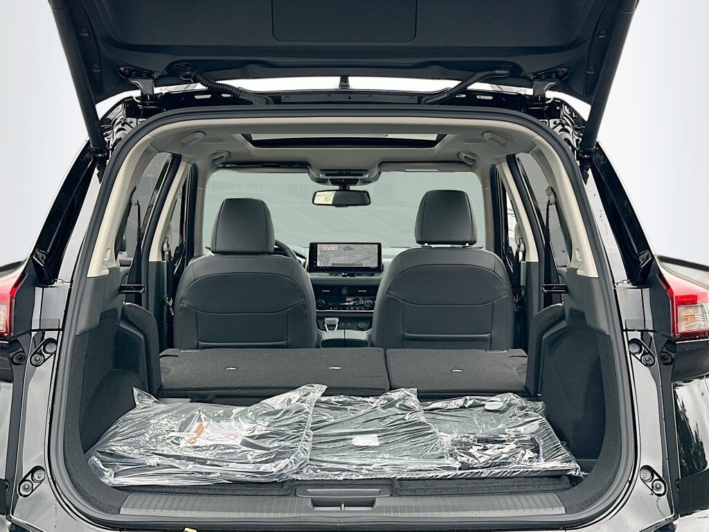 New 2025 Nissan Rogue Platinum AWD/4WD image 7