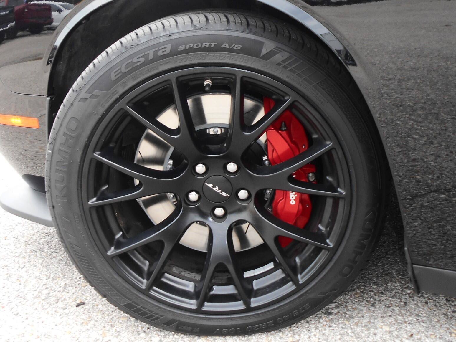 Used 2015 Dodge Challenger SRT Hellcat RWD image 10