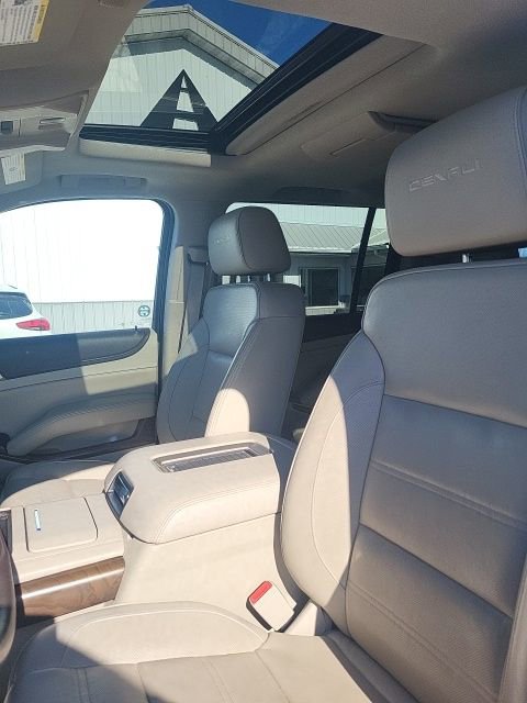 Used 2018 GMC Yukon XL Denali image 5