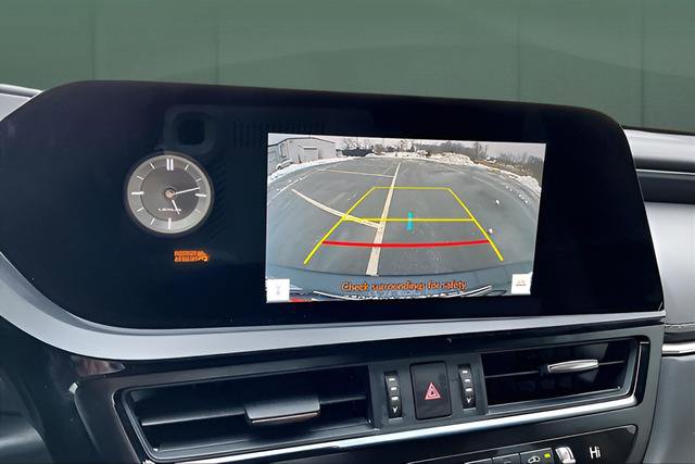 Used 2023 Lexus ES 350 w/ Accessory Package (Z2) image 17