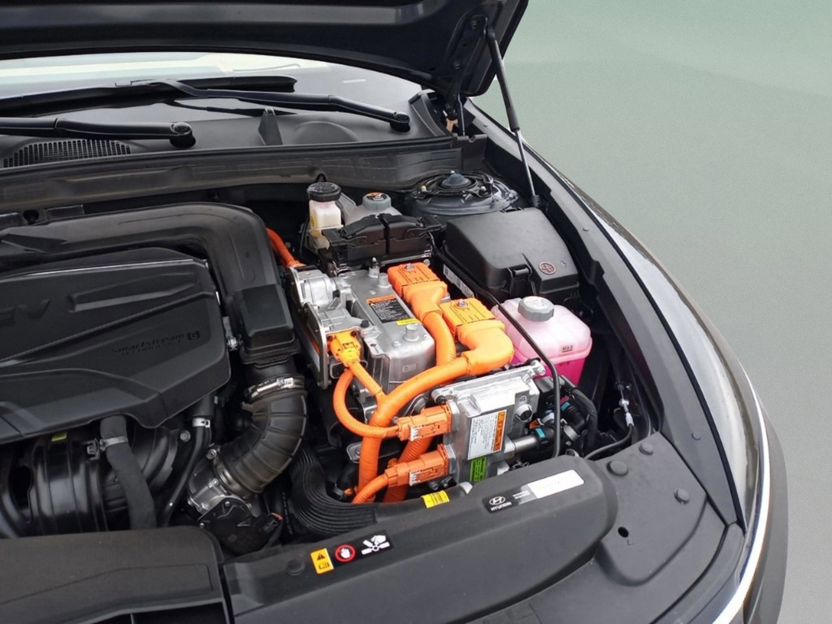 Used 2025 Hyundai Sonata Limited image 31