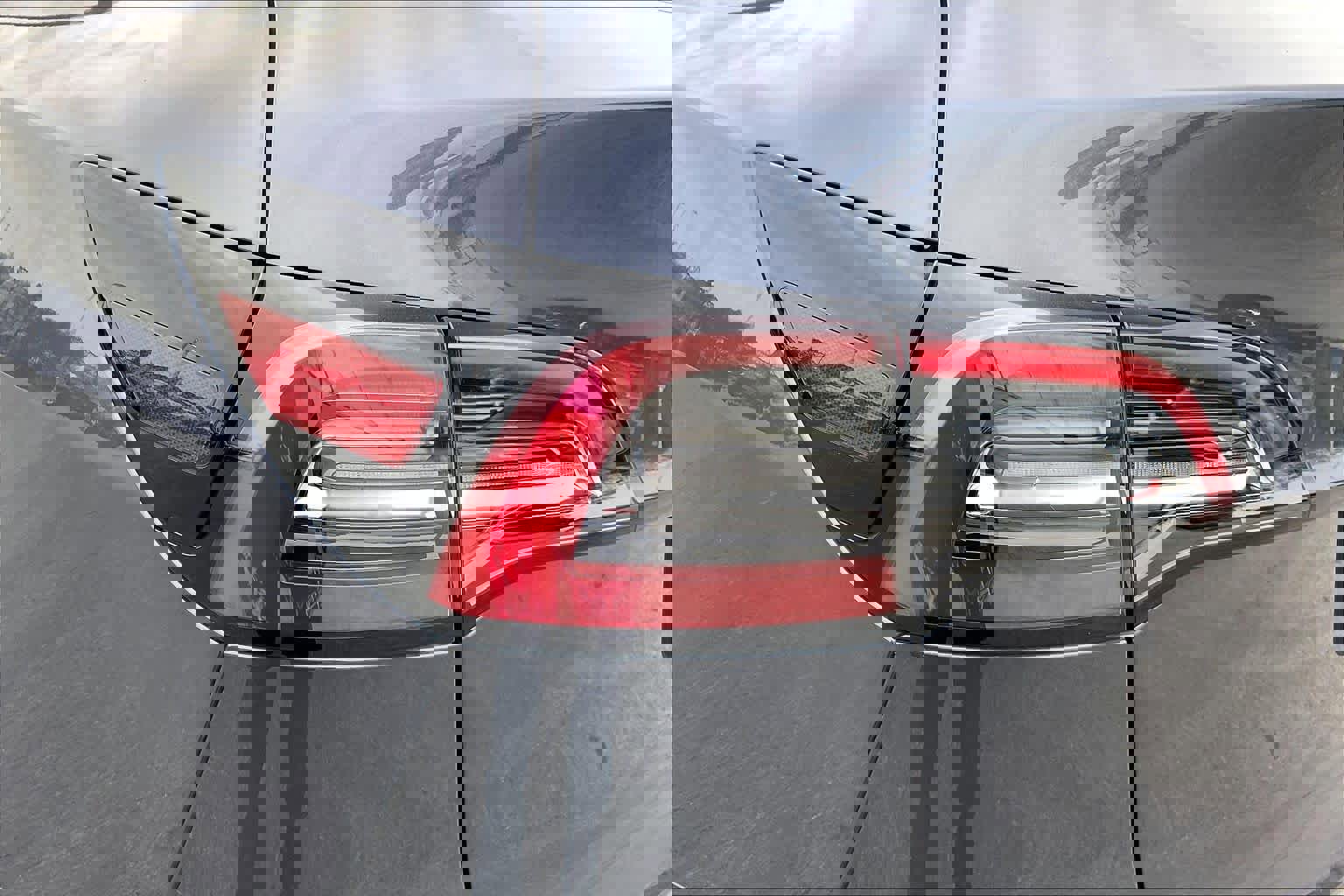 Used 2023 Tesla Model Y AWD image 24