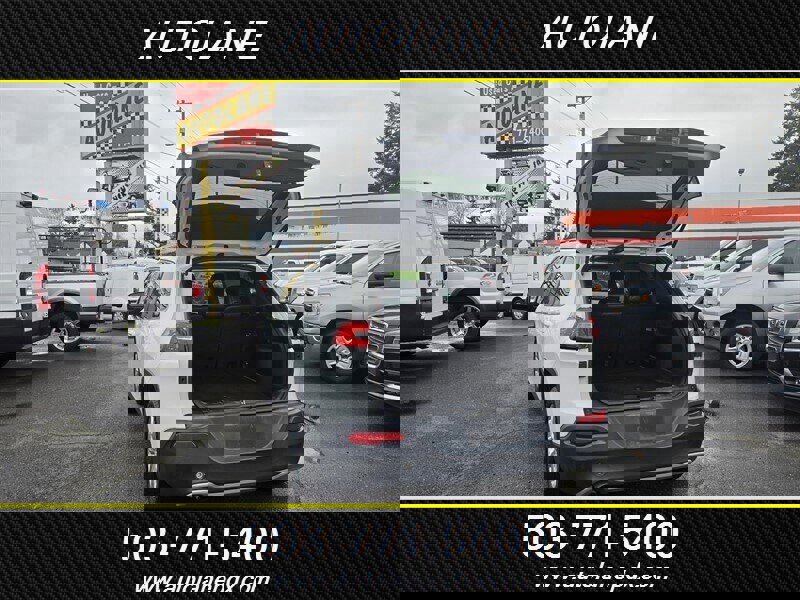 Used 2017 Jeep Cherokee Limited image 7