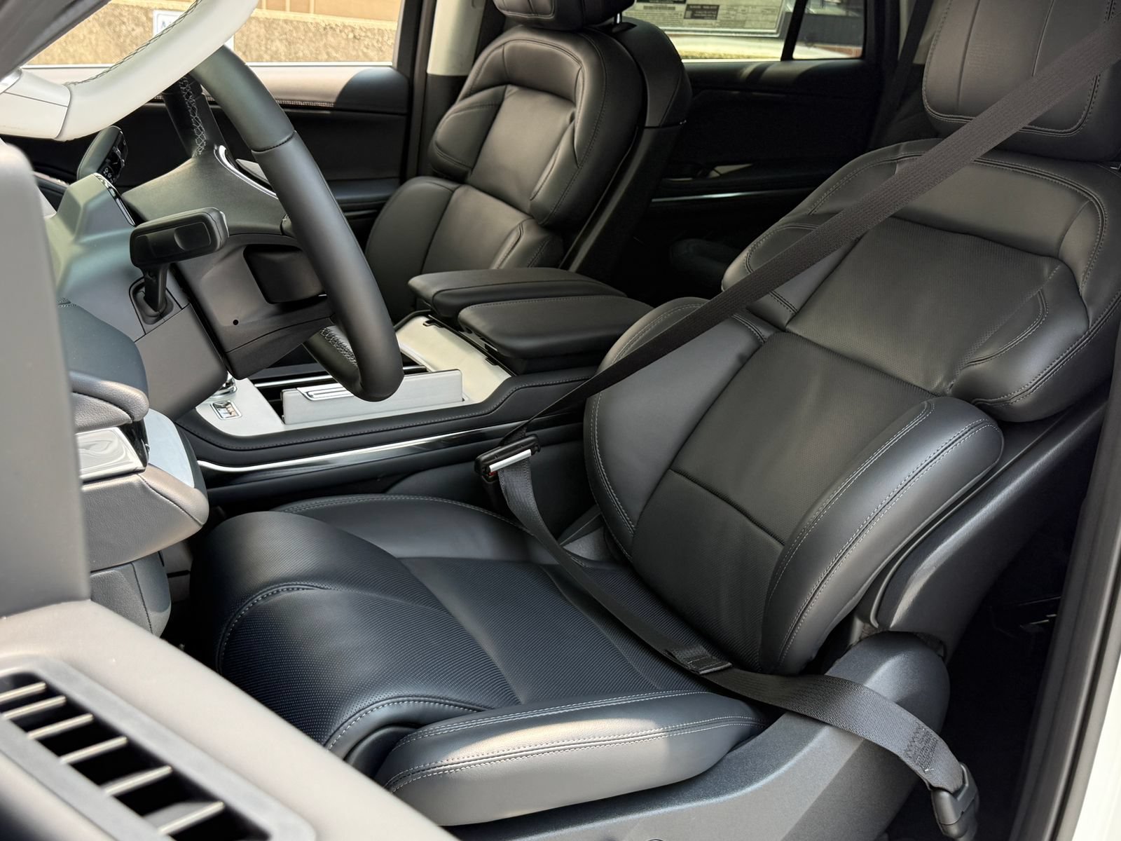 New 2027 Lincoln Navigator Premiere AWD/4WD image 27