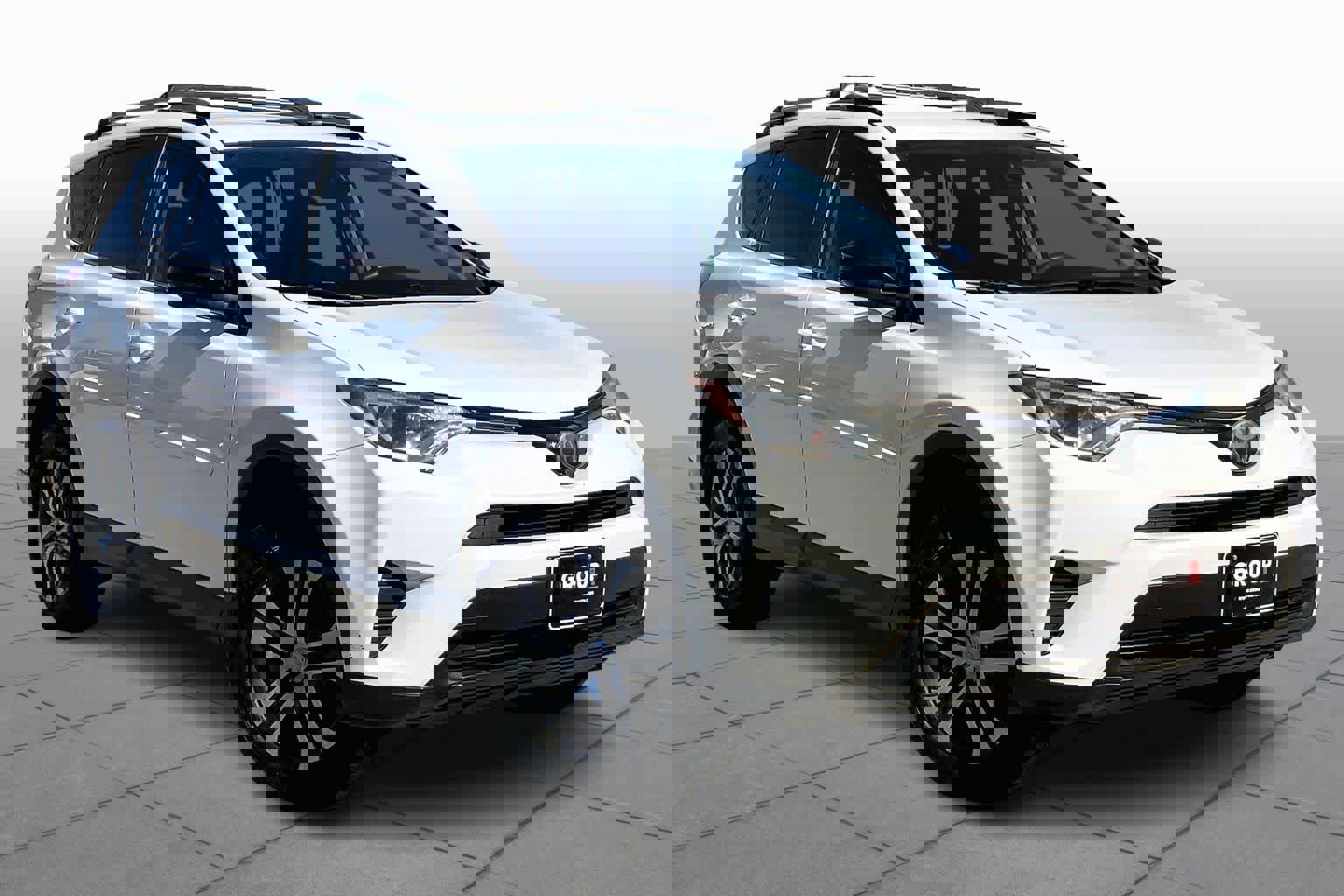 Used 2017 Toyota RAV4 LE image 2