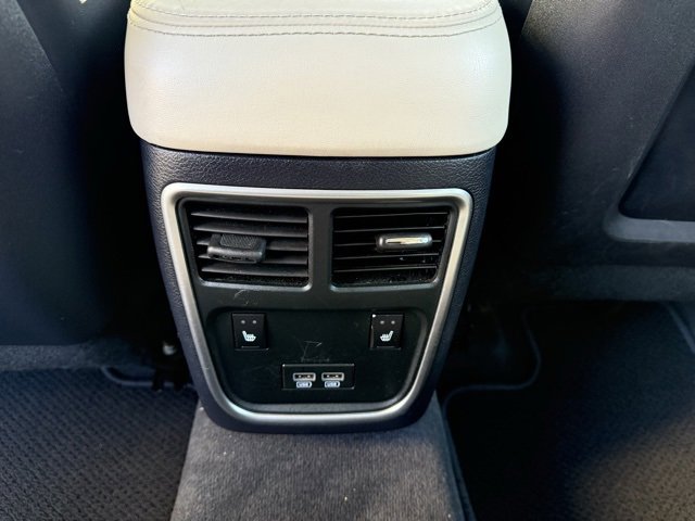 Used 2016 Chrysler 300 C Platinum w/ Safetytec Plus Group image 34